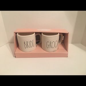 NEW 🎀 Rae Dunn “Bride” “Groom” mugs